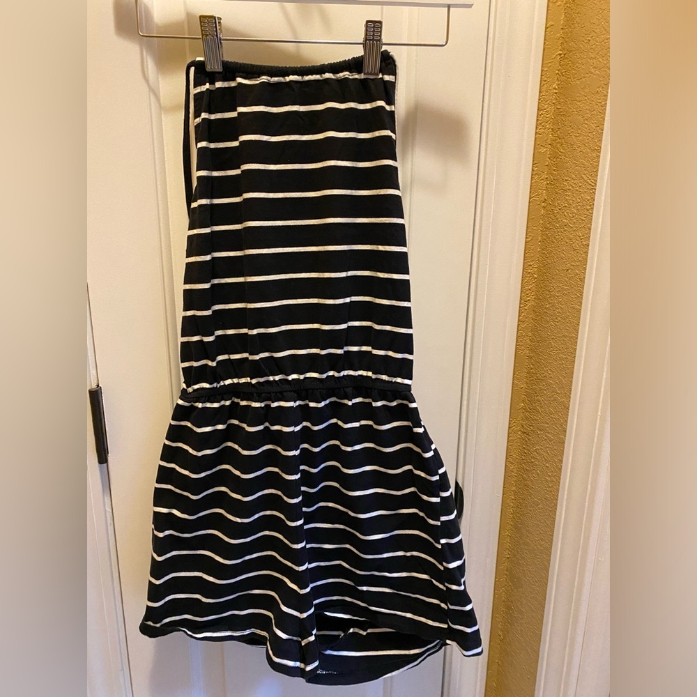 Cute black and white romper!